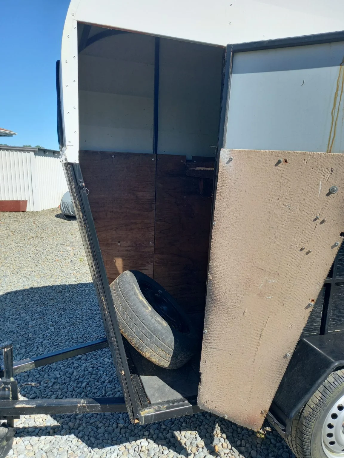 Single Horse Float Tandem Axle - Image 7