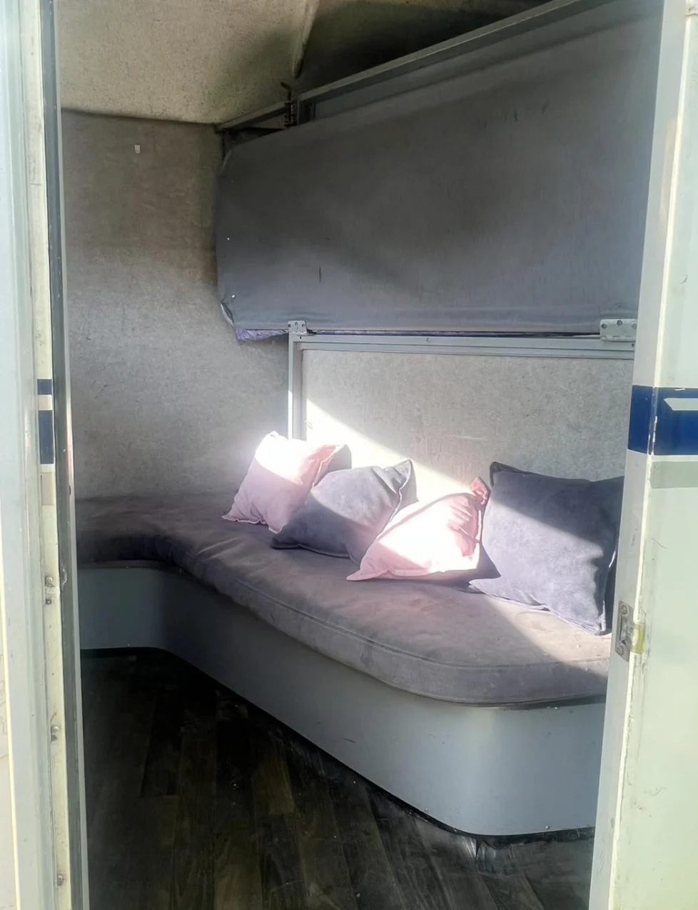 2006 3AL Freeway Float with accommodation - Image 6