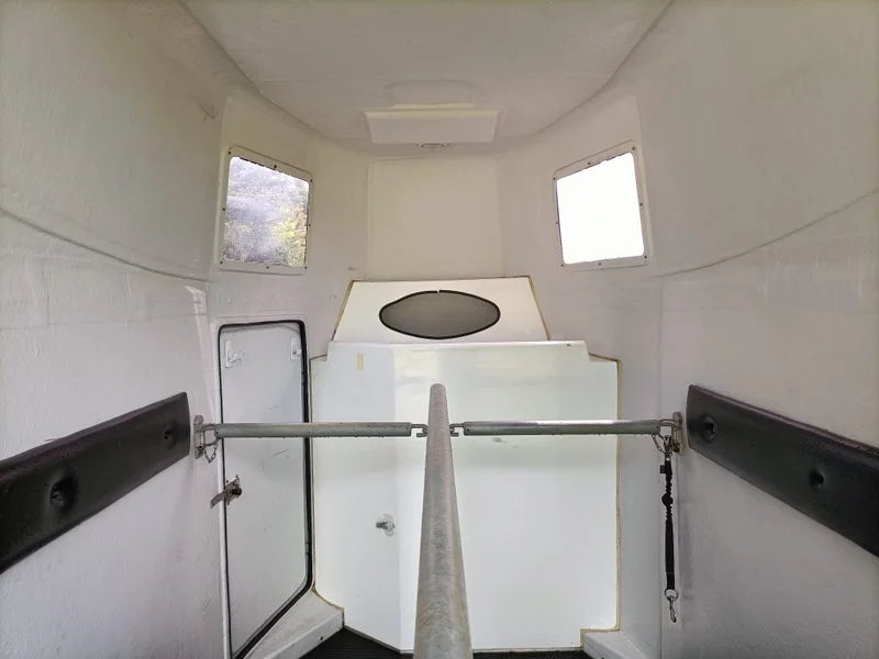 2007 Trailux Ultimate 340 Horse float - Image 4